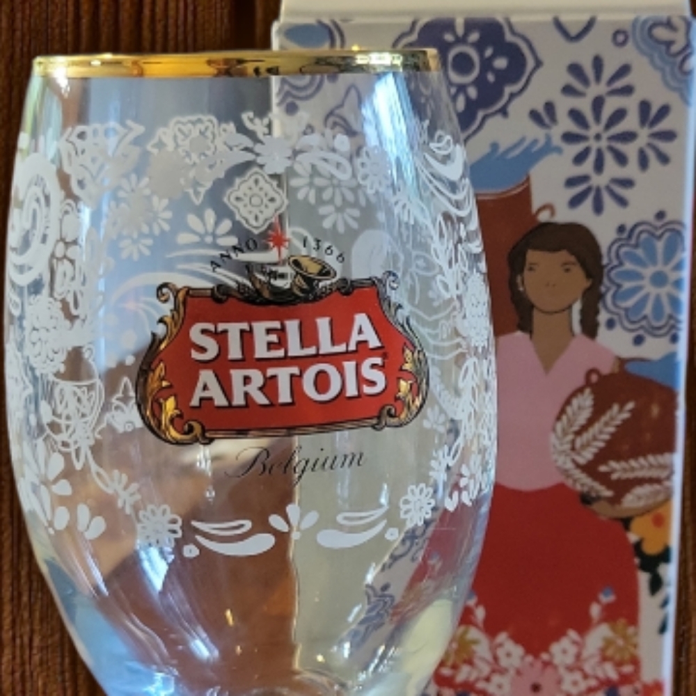 NEW STELLA ARTOIS 33cl Mexico Chalice Limited Edition Glass 2018  Silvana Avila